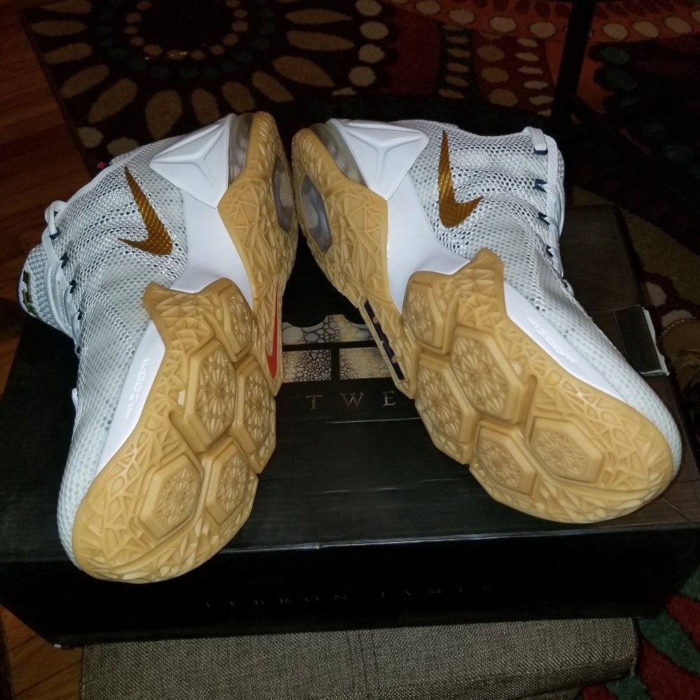 Lebron XII Low 'USA' - Picture 3 of 8